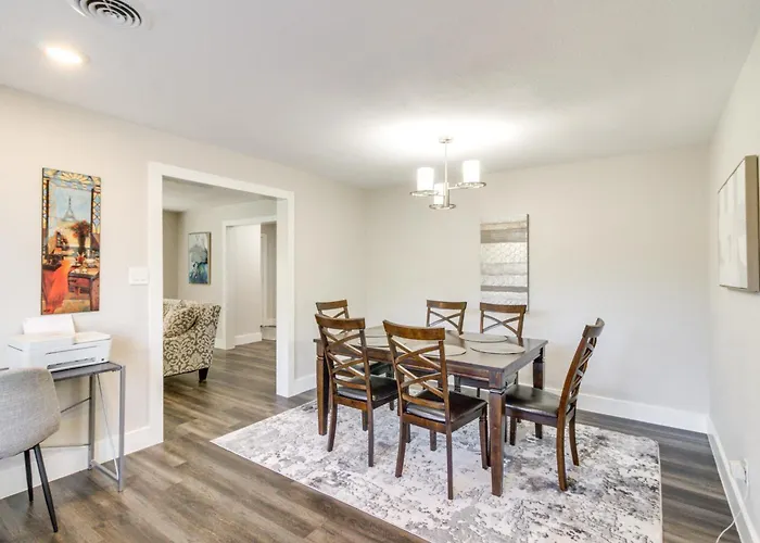 W/ Patio & Games Near Dtwn Pensacola!