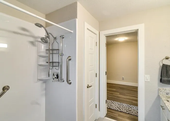 Holiday home W/ Patio & Games Near Dtwn Pensacola! Pensacola